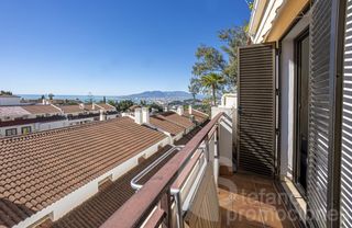 Casa adosada  De la sierra. Encantador chalet de 3 plantas en cerrado de calderón con  vista