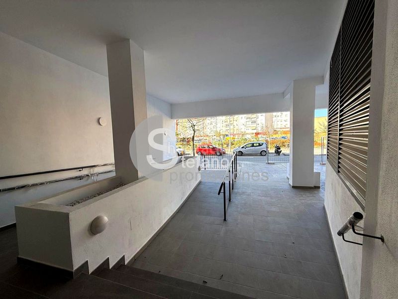 Foto f96a0dc4-4b93-423a-8fee-5098723173b9. Pis amb aparcament piscina a La Princesa Málaga