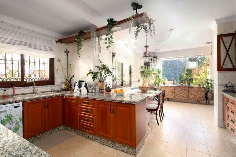 Foto 1b1fbbe1-4023-40c4-be5e-6bac98624911. Casa amb calefacció aparcament piscina a Pinares de San Antón Málaga