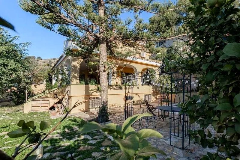 Foto 9ecf0077-aecc-4d40-a09f-1137bece2b65. Casa amb calefacció aparcament piscina a Pinares de San Antón Málaga