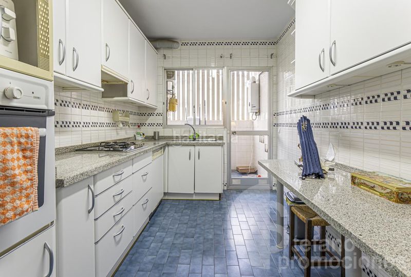 Foto 2c50acef-80d1-47aa-aecb-feecf8f9fec6. Pis amb aparcament a La Malagueta - Monte Sancha Málaga