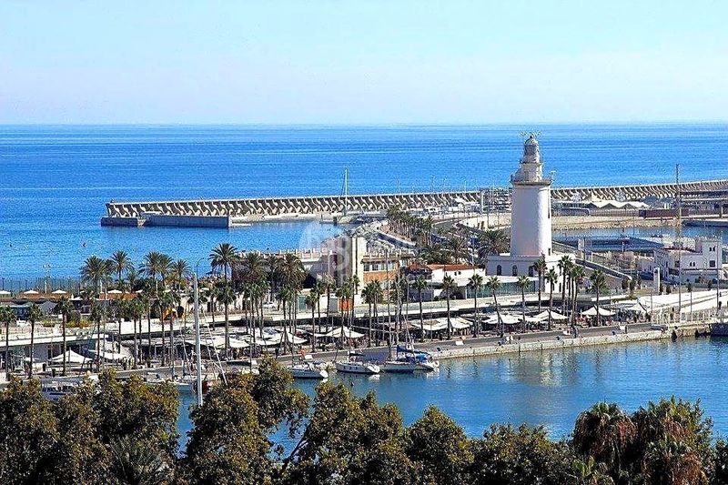 Foto f7dffd15-a91d-4dde-9167-29b7b607a28a. Pis amb calefacció a La Malagueta - Monte Sancha Málaga
