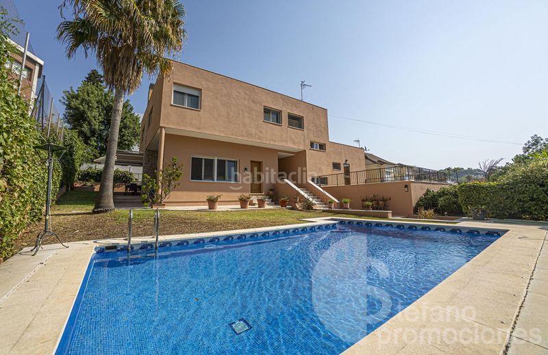 Foto 809c3806-e699-4bf5-aa79-93fa817bdfc7. Casa amb aparcament piscina a Limonar Málaga