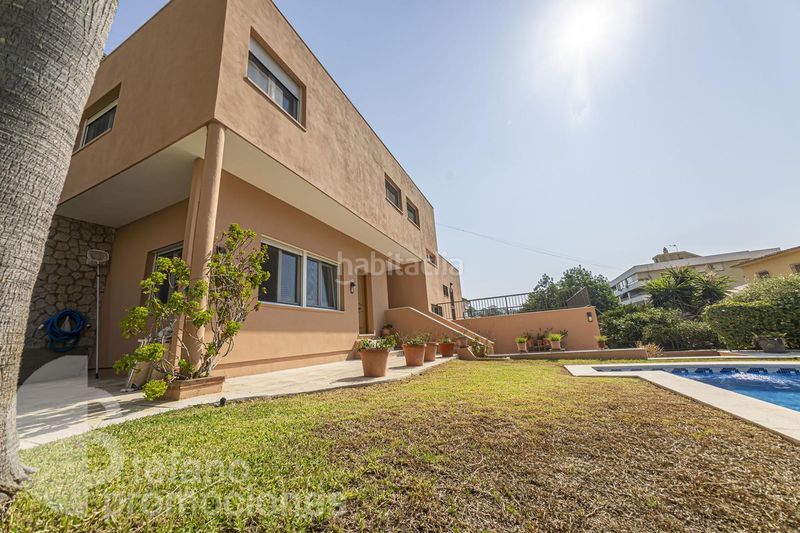 Foto ed96bb6c-5a7c-4477-a95b-424a1028409d. Casa amb aparcament piscina a Limonar Málaga