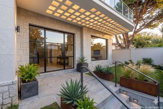 Casa  Gabriel y galán. Vive el sueño mediterráneo en este  chalet independiente en el c