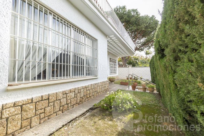 Foto b643cc43-5a9b-4029-a356-16094f50e2ee. Casa amb aparcament piscina a Pedregalejo - Morlaco Málaga