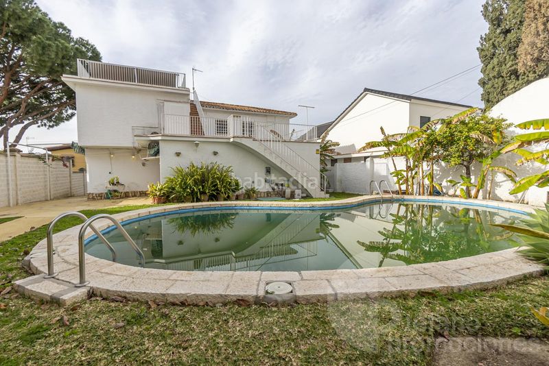Foto da61dfcb-5f0e-45fb-8199-77d9b6a16150. Casa amb aparcament piscina a Pedregalejo - Morlaco Málaga