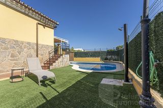 House in Miraflores del Palo. Vivienda unifamiliar en málaga este, situada en una parcela de 7