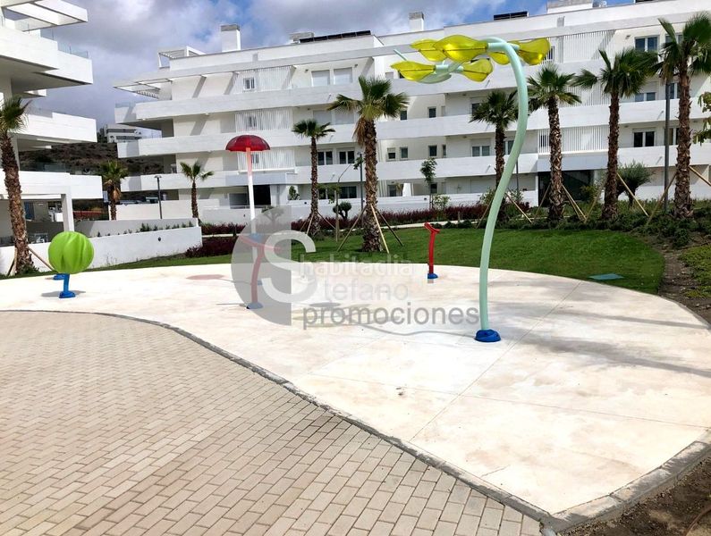 Foto 80dac78b-3273-44cd-a4e9-4a83b60904b6. Pis amb calefacció aparcament piscina a Limonar Málaga