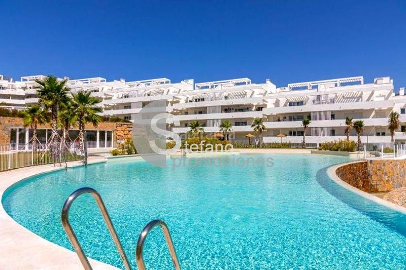 Foto fa7f1cbf-1cf7-4d7b-a203-e1ba2faf616b. Pis amb calefacció aparcament piscina a Limonar Málaga