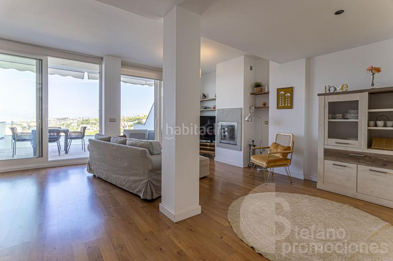 Foto 1fa6618a-c5b2-4f48-ae5d-af3d40c97265. Casa adosada exclusividad en malaga este, con vistas al mar y a su bahia. 3 amplios dormitorios, varias terrazas, garaje multifuncional en Málaga