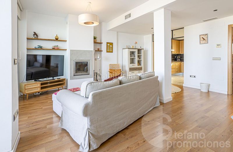 Foto 5a3354b3-1526-4da7-af98-f1b8a5f5ccdd. Casa adosada exclusividad en malaga este, con vistas al mar y a su bahia. 3 amplios dormitorios, varias terrazas, garaje multifuncional en Málaga