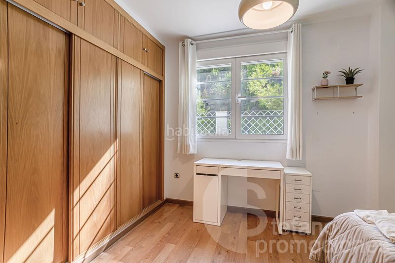 Foto 5ae26d04-9f9e-4136-80f8-de25d57803c9. Casa adosada exclusividad en malaga este, con vistas al mar y a su bahia. 3 amplios dormitorios, varias terrazas, garaje multifuncional en Málaga
