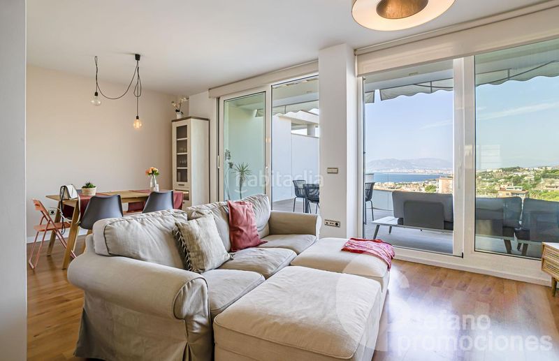 Foto 5e779f2d-3b04-4468-9de2-2b9855560763. Casa adosada exclusividad en malaga este, con vistas al mar y a su bahia. 3 amplios dormitorios, varias terrazas, garaje multifuncional en Málaga