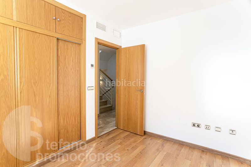 Foto 9cef35c4-f991-4953-81df-2ea6552f70f3. Casa adosada exclusividad en malaga este, con vistas al mar y a su bahia. 3 amplios dormitorios, varias terrazas, garaje multifuncional en Málaga