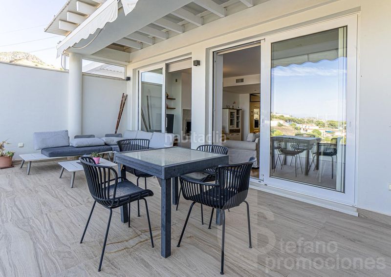 Foto c82c4a7f-b4df-43a6-90ea-2845981c5dbc. Casa adosada exclusividad en malaga este, con vistas al mar y a su bahia. 3 amplios dormitorios, varias terrazas, garaje multifuncional en Málaga