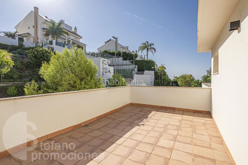 Foto d5515bcd-01d4-4a1c-a908-bfb006ed05b9. Casa adosada exclusividad en malaga este, con vistas al mar y a su bahia. 3 amplios dormitorios, varias terrazas, garaje multifuncional en Málaga