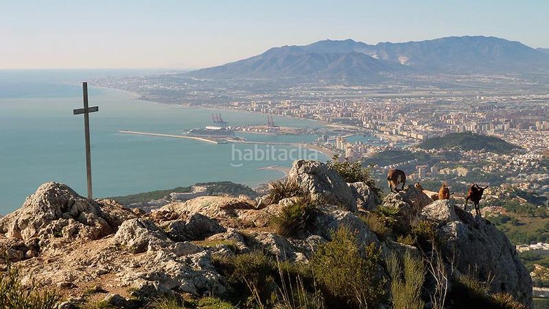 Foto 4f6071d5-05e1-4c6d-9607-1f05b42f98b4. Casa pareada chalet con piscina privada, en recinto muy exclusivo, en conjunto residencial en Málaga