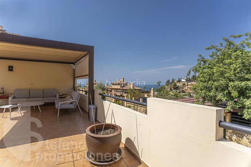 Foto a1ea7268-5dfe-45ec-b948-c8f0abbf66da. Casa pareada chalet con piscina privada, en recinto muy exclusivo, en conjunto residencial en Málaga