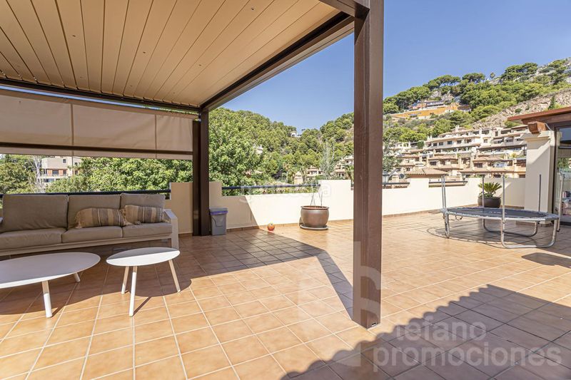 Foto c769b50d-3d8d-4147-bd56-cca50c417d31. Casa pareada chalet con piscina privada, en recinto muy exclusivo, en conjunto residencial en Málaga