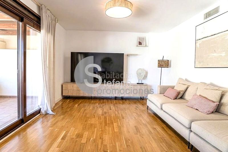 Foto c841b45a-c019-4b14-a849-b49432773192. Casa pareada chalet con piscina privada, en recinto muy exclusivo, en conjunto residencial en Málaga