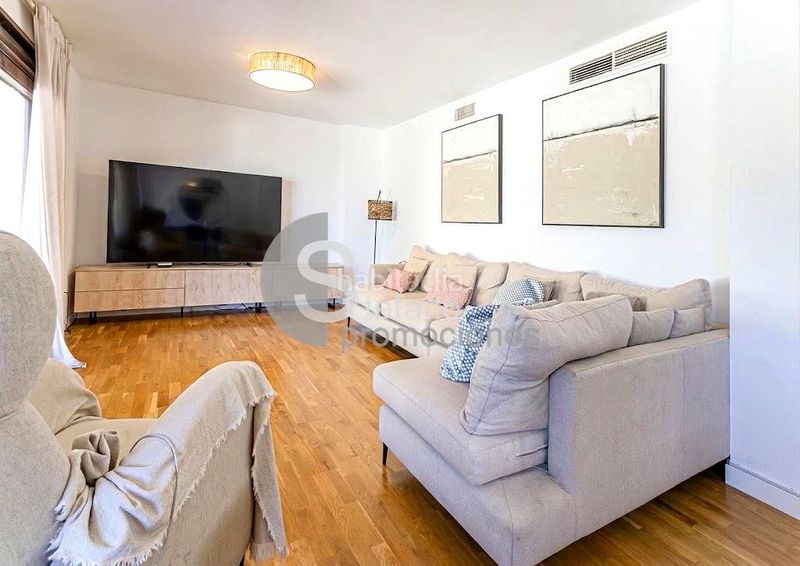 Foto c8c4424b-a173-410f-927d-2a67a4ff07c5. Casa pareada chalet con piscina privada, en recinto muy exclusivo, en conjunto residencial en Málaga