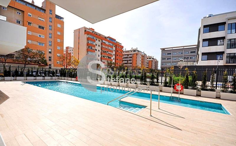 Foto 235f4e21-01b5-4f1f-97a0-a691d7126192. Pis amb calefacció aparcament piscina a Martín Carpena - Torre del Río Málaga