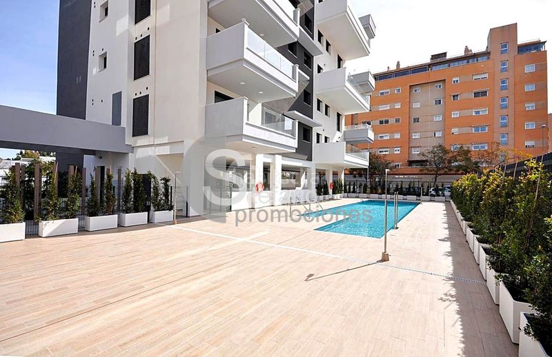 Foto aa56ecd3-7a02-41e5-9f49-58c57ae38fee. Pis amb calefacció aparcament piscina a Martín Carpena - Torre del Río Málaga