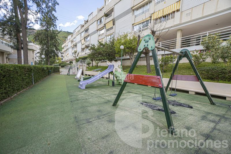 Foto 06d3aa75-d10f-4e24-ad28-80766313b9f4. Pis amb calefacció aparcament piscina a Limonar Málaga