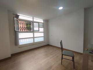 Lloguer Local Comercial a Sant Joan-TV3. Local comercial luminoso