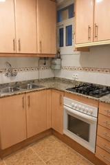 Appartement à El Gall. Planta baja con salida a patio interior abierto y cocina reforma