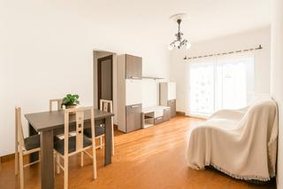 Etagenwohnung  Carrer d'àngel guimerà. Muy luminoso con balcón exterior y piscina comunitaria