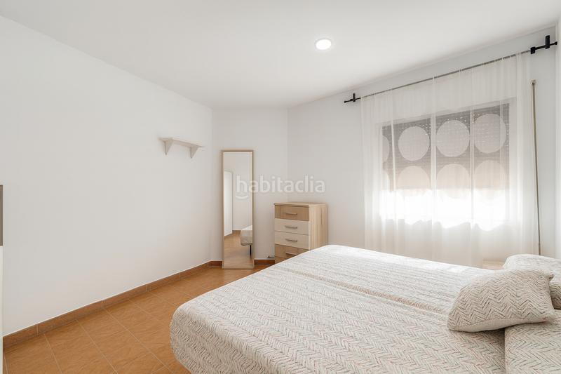 Foto bde27b4b-5c3c-43d5-973a-e128db240bbc. Pis amb piscina a El Gall Esplugues de Llobregat