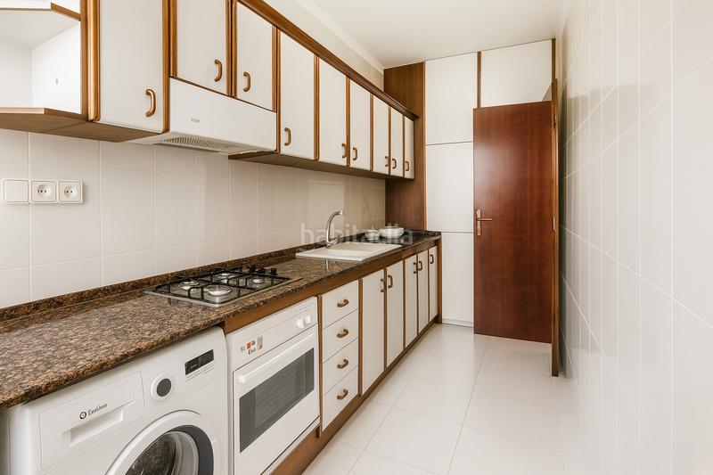 Foto f3633615-0e28-4a20-970a-96907f5d08bb. Pis amb piscina a El Gall Esplugues de Llobregat