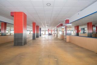 Geschftsraum en Plaza de Toros. Perfecto local para instalar el negocio que desees en granada.