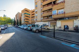 Local Comercial en Barrio de Zaidn. Local comercial frente a merca80 en zaidin