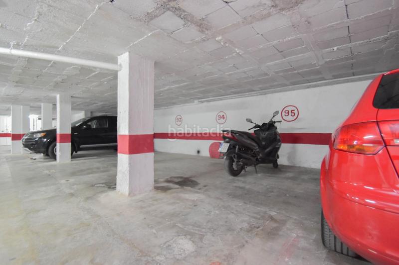 Foto 1a74ff8c-7587-4a86-8d01-38642c96bd0e. Car parking in parque nueva Granada Granada