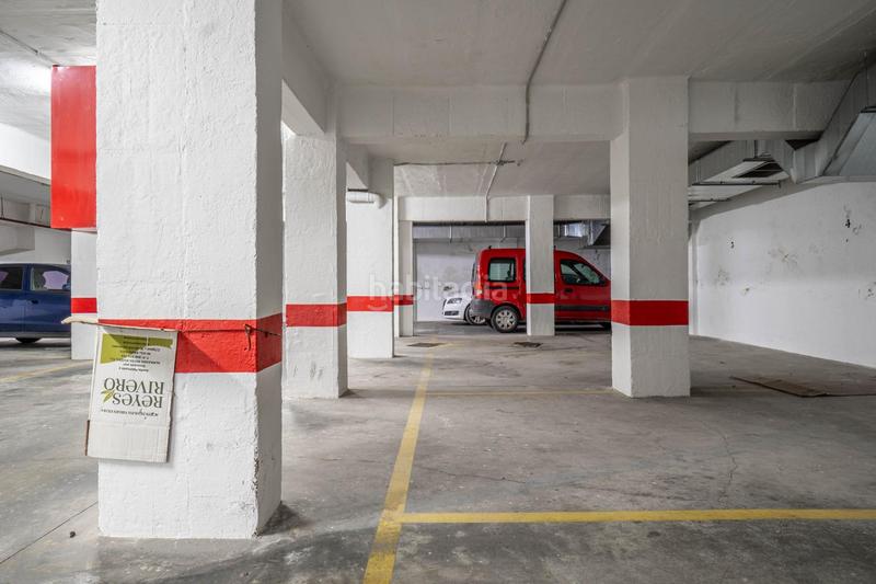 Foto 90b7125d-7cbf-4ab6-98c9-1d9b2c2c0623. Parking voiture dans Camino de Ronda Granada