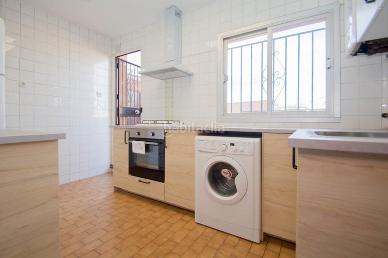 Foto ca698665-6c17-4652-a73b-11f1e07e3666. Alquiler piso amplio piso en alquiler en la zona servero ochoa en Granada