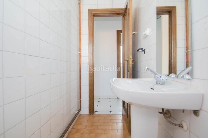Foto ea30fd86-9f3e-4133-8ec8-c66ea86357d1. Alquiler piso amplio piso en alquiler en la zona servero ochoa en Granada