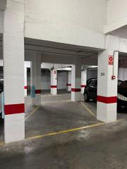 Location Parking voiture à Arabial 78. Alquiler plaza de aparcamiento para coche mediano o pequeño en a