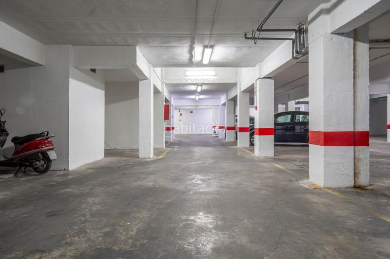 Foto 5d740dda-4be5-4eb5-9eff-57a5e07e4224. Rent car parking in arabial 78 in Camino de Ronda Granada