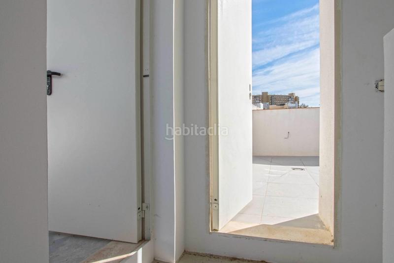Foto 010d9357-bfb1-4b8a-844e-5a89c63c638b. Casa adossada amb aparcament piscina a Las Almenas Tomares