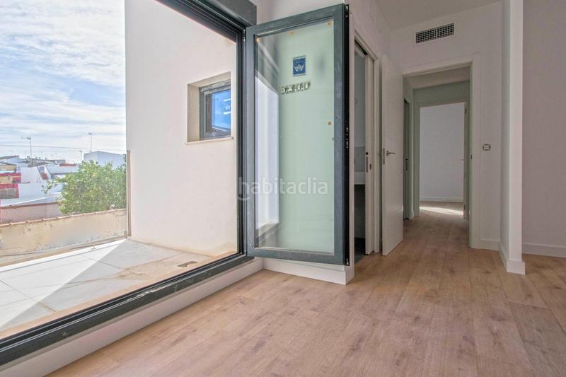 Foto f40cd0df-8f42-4c45-bd2f-3c38b0acf968. Casa adossada amb aparcament piscina a Las Almenas Tomares