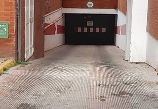 Aparcament cotxe  Calle almirante topete. Dos plazas de garaje en venta, 19.900 cada una tiro de línea
