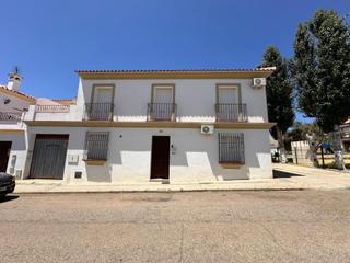 Casa a Pedroso (El). Gran casa en el pedroso, junto polideportivo y piscina municipal
