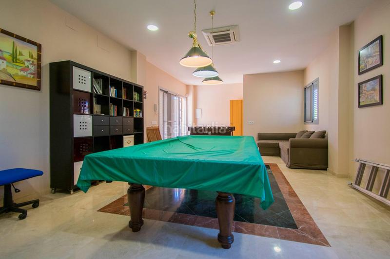 Foto 02a17f87-4a56-4141-b94f-719d18e8fbf1. Casa amb calefacció aparcament piscina a Espartinas pueblo Espartinas