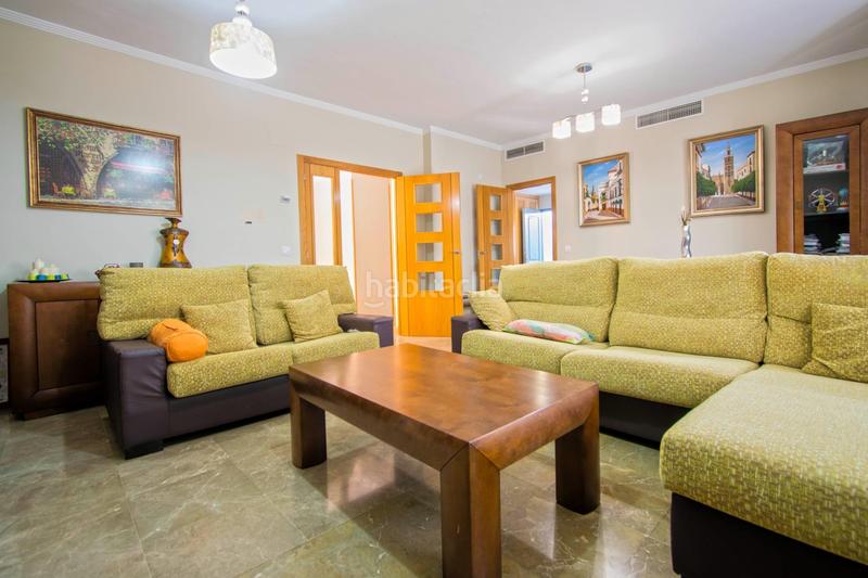 Foto 3cda85c7-3463-4a28-acb3-4a400b278e79. Casa amb calefacció aparcament piscina a Espartinas pueblo Espartinas