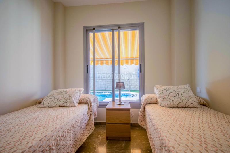 Foto a8008d10-90f6-4c7b-90a0-1fa415cba2a5. Casa amb calefacció aparcament piscina a Espartinas pueblo Espartinas