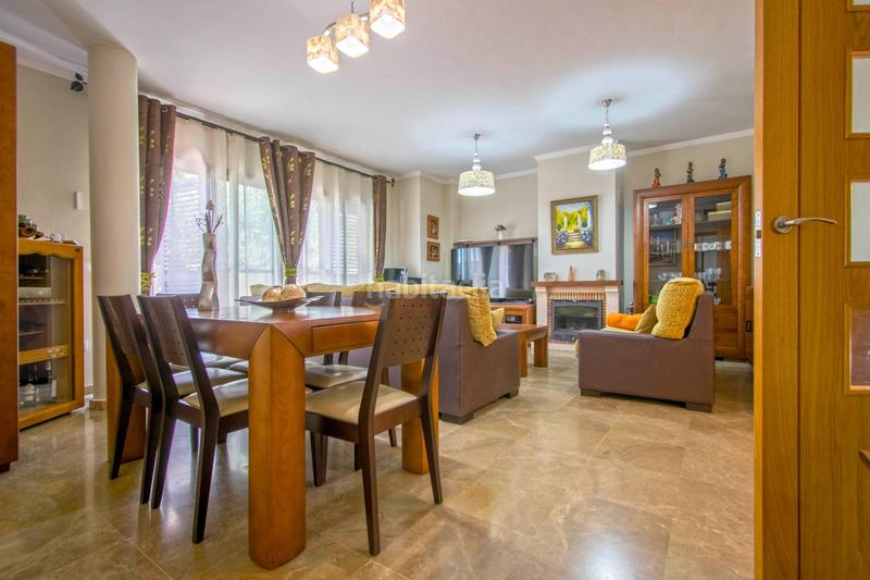 Foto c455c913-bc1c-4e8d-8c97-f48e55912373. Casa amb calefacció aparcament piscina a Espartinas pueblo Espartinas